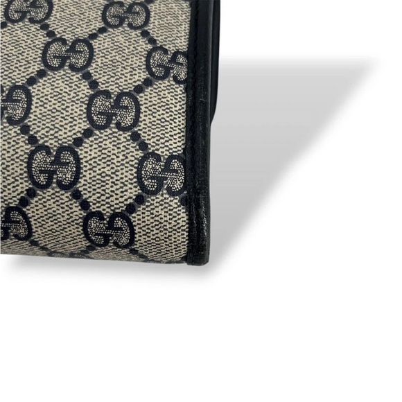 Gucci Beige and Black Monogram Shoulder Bag - Picture 9 of 16